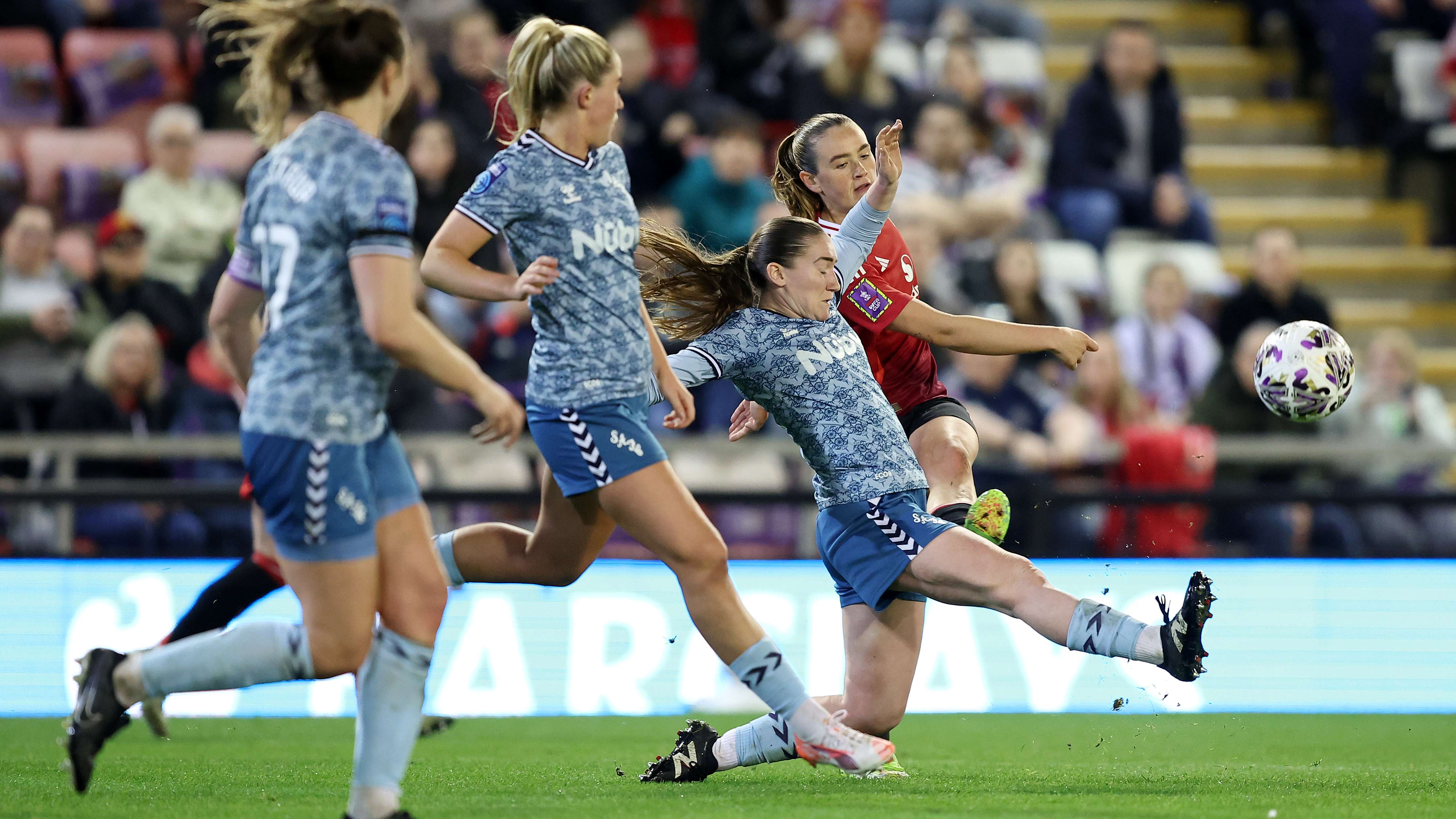 在禁区内冷 在禁区内冷